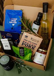 The Corporate Box - Option 2 - Albany Farm Fresh Foods
Albany Farm Fresh gift hamper featuring local coffee, hot honey, olives, chocolate and gourmet pantry items.